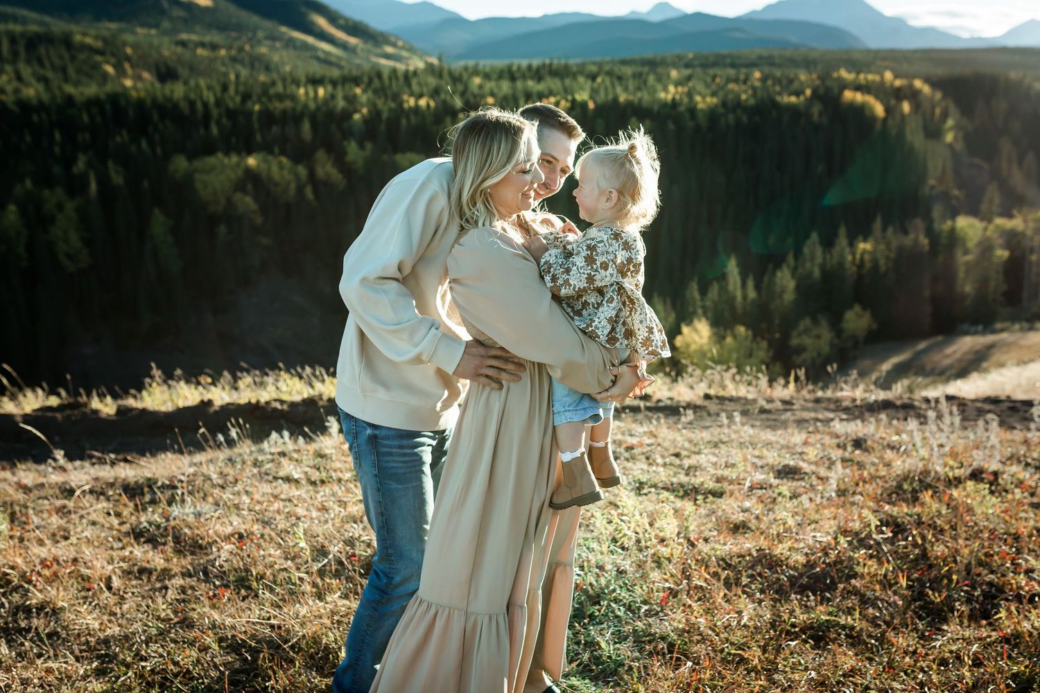 Fall golden hour family photos in Kananaskis Mountains by Love & Sunshine Photography.