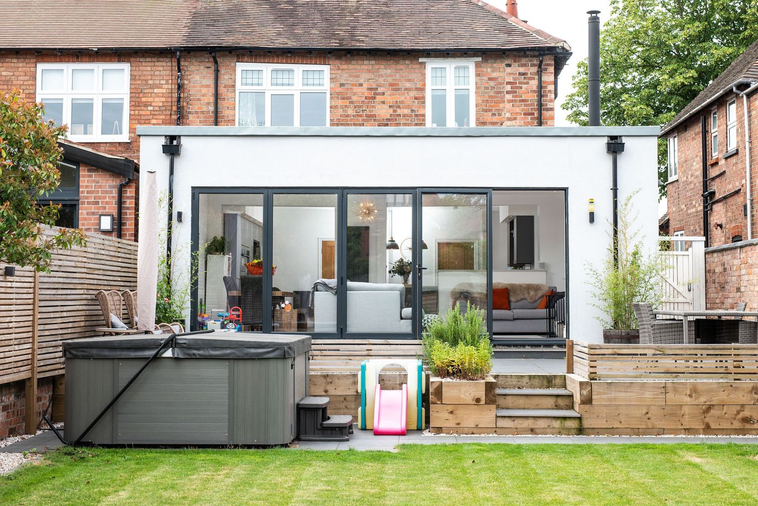 High-quality interior and exterior property photos for estate agents and Airbnb listings in Nottingham and Derby.