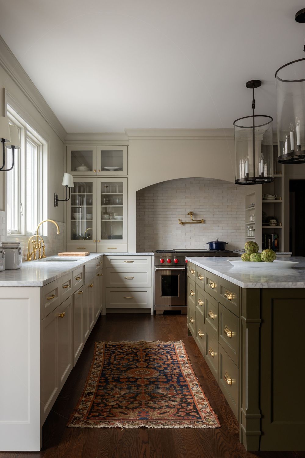 traditional farmhouse kitchen remodel in Lincolnshire IL by Hardy/s design.