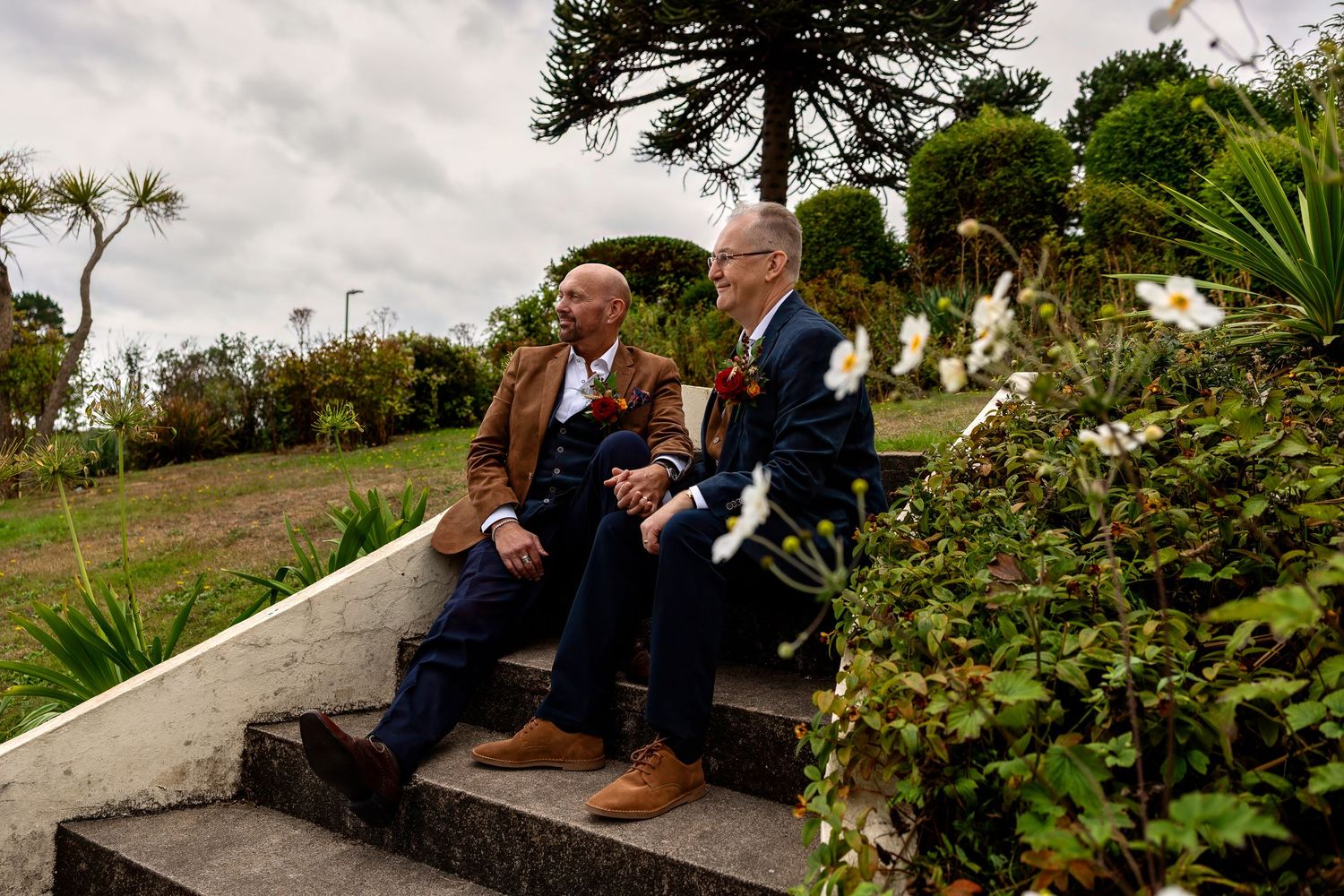 Torquay based wedding photographer, Kayleigh Specter Wedding Photography, specialising in bold and vibrant photos. Covers the South West.