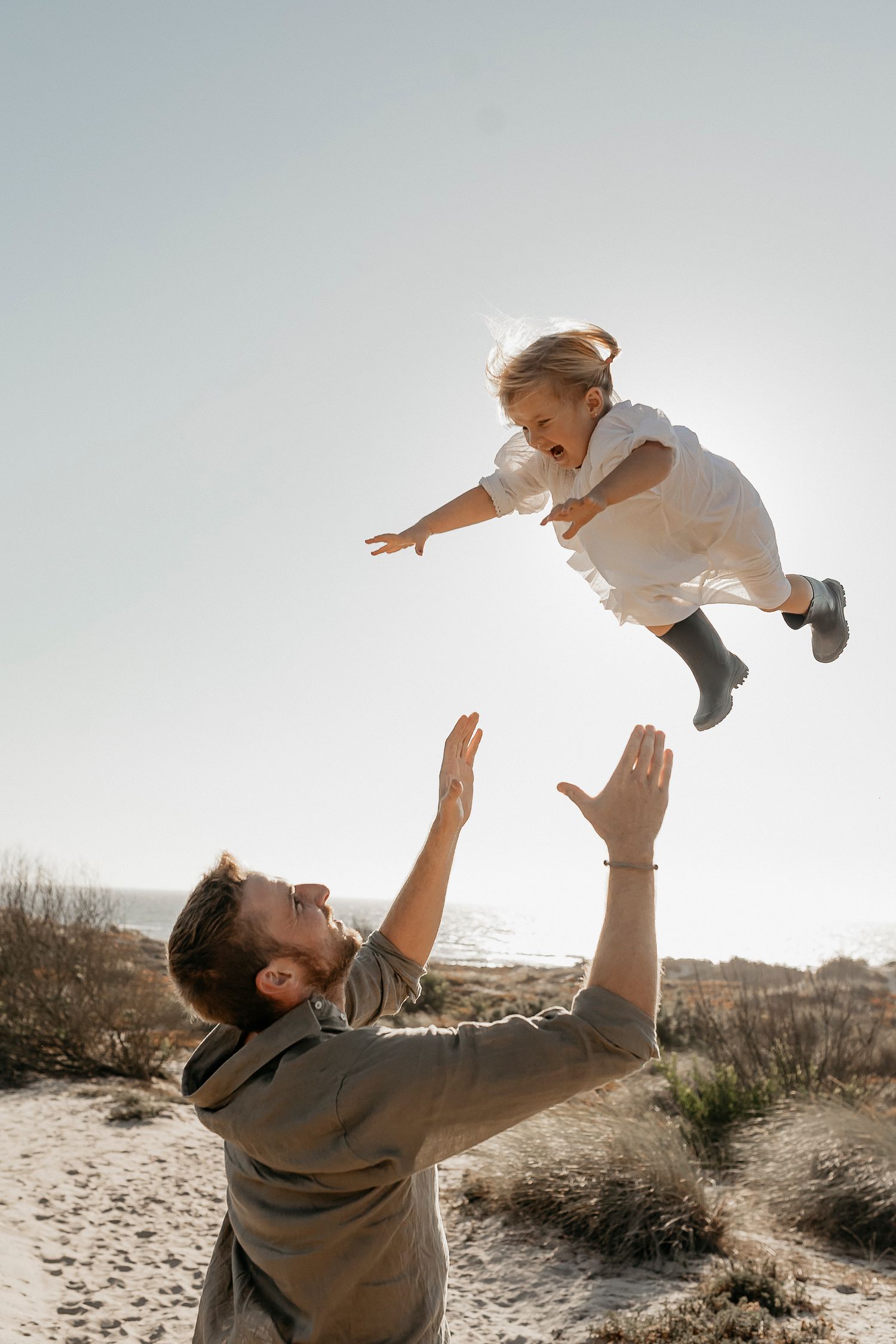 Playful family photoshoot in Portugal