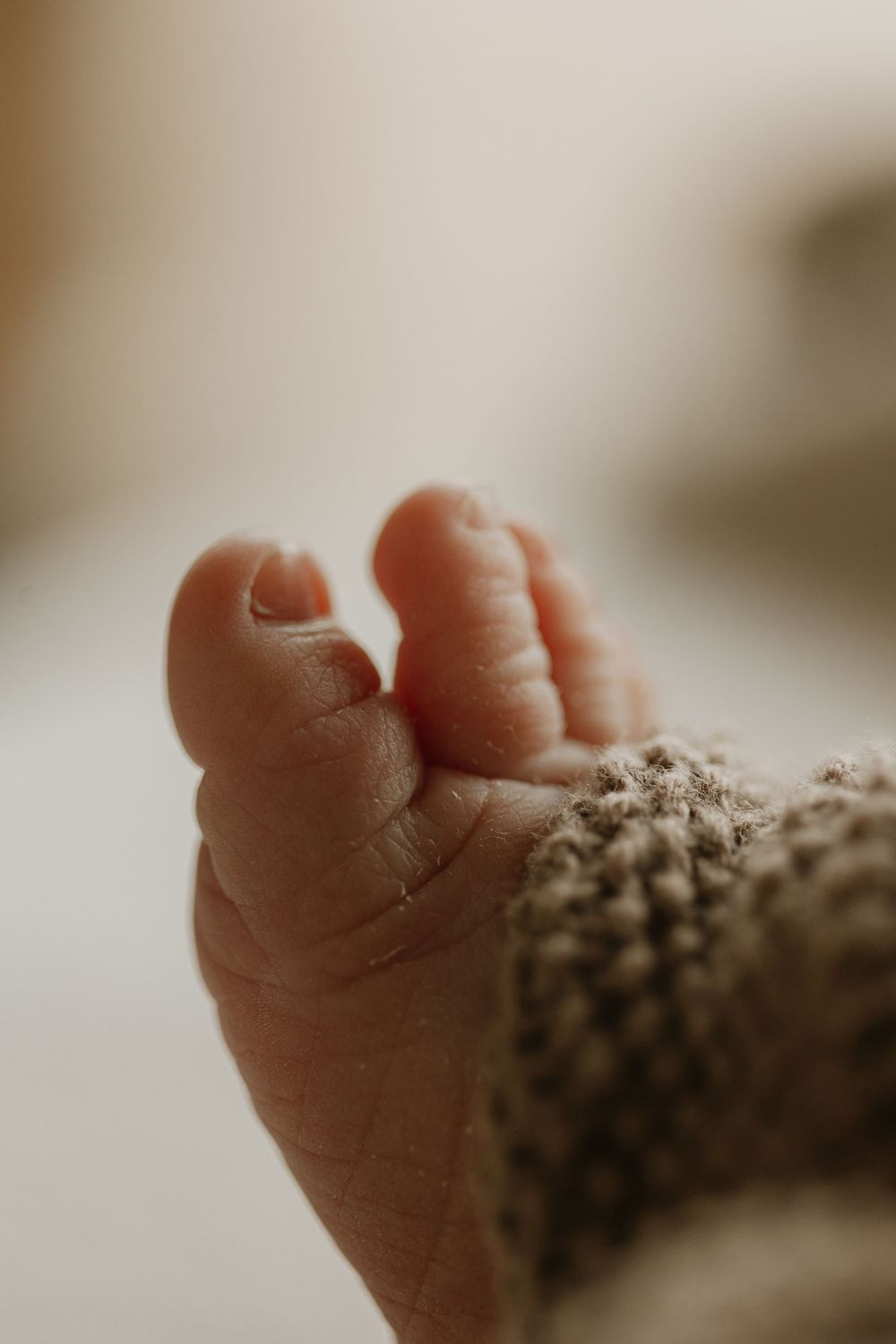 Detailed newborn photography located in Kent