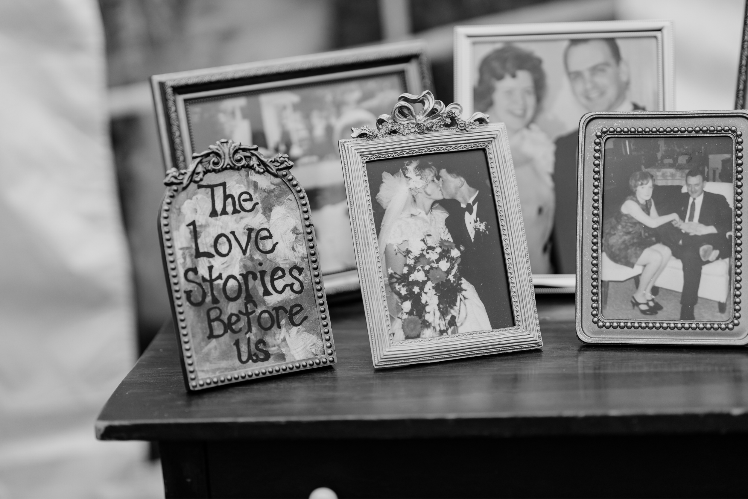 Close-up of memory table table settings at Finger Lakes wedding

Cake