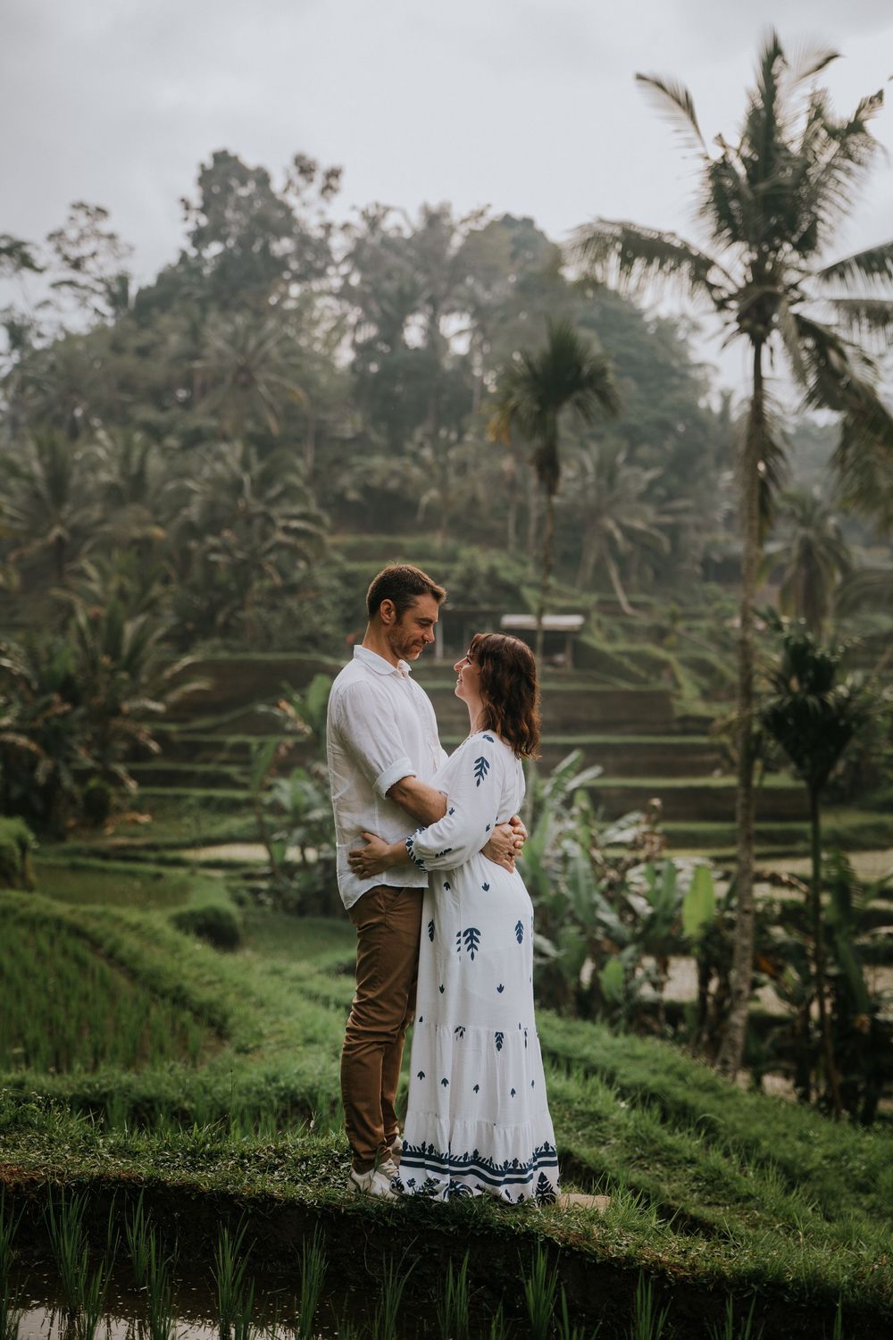 Romantic couple photography session at Ceking Rice Terrace Tegallalang Ubud.