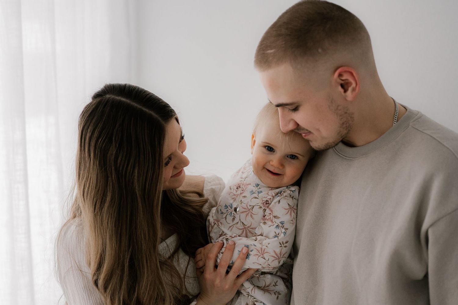 perhekuvaus, lapsikuvaus, lapsi, 1-vuotiskuvaus, 1-vuotias, studiokuvaus, newborn, vauvakuvaus