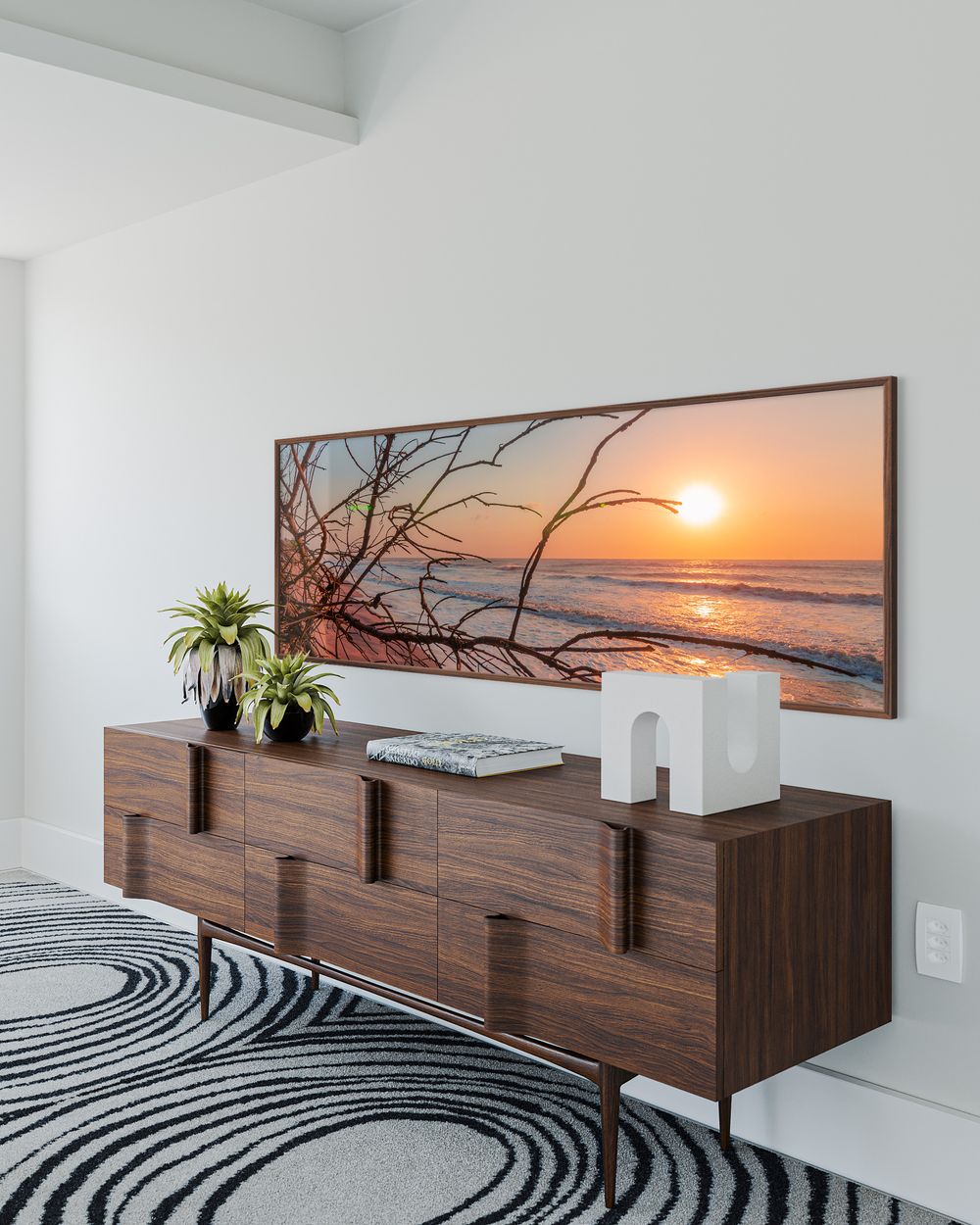 Quadro decorativo com fotografia autoral de nascer do sol na Praia de Atafona. Arte para decoração de interiores e salas. Foto: Paulo Felix.