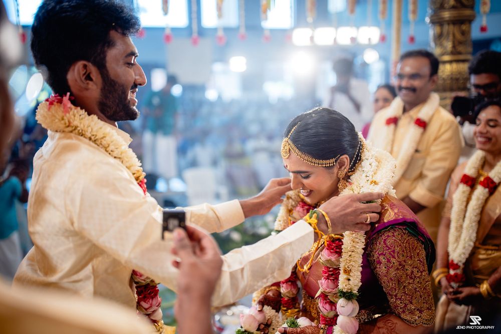 Authentic wedding storytelling by Jeno Photography