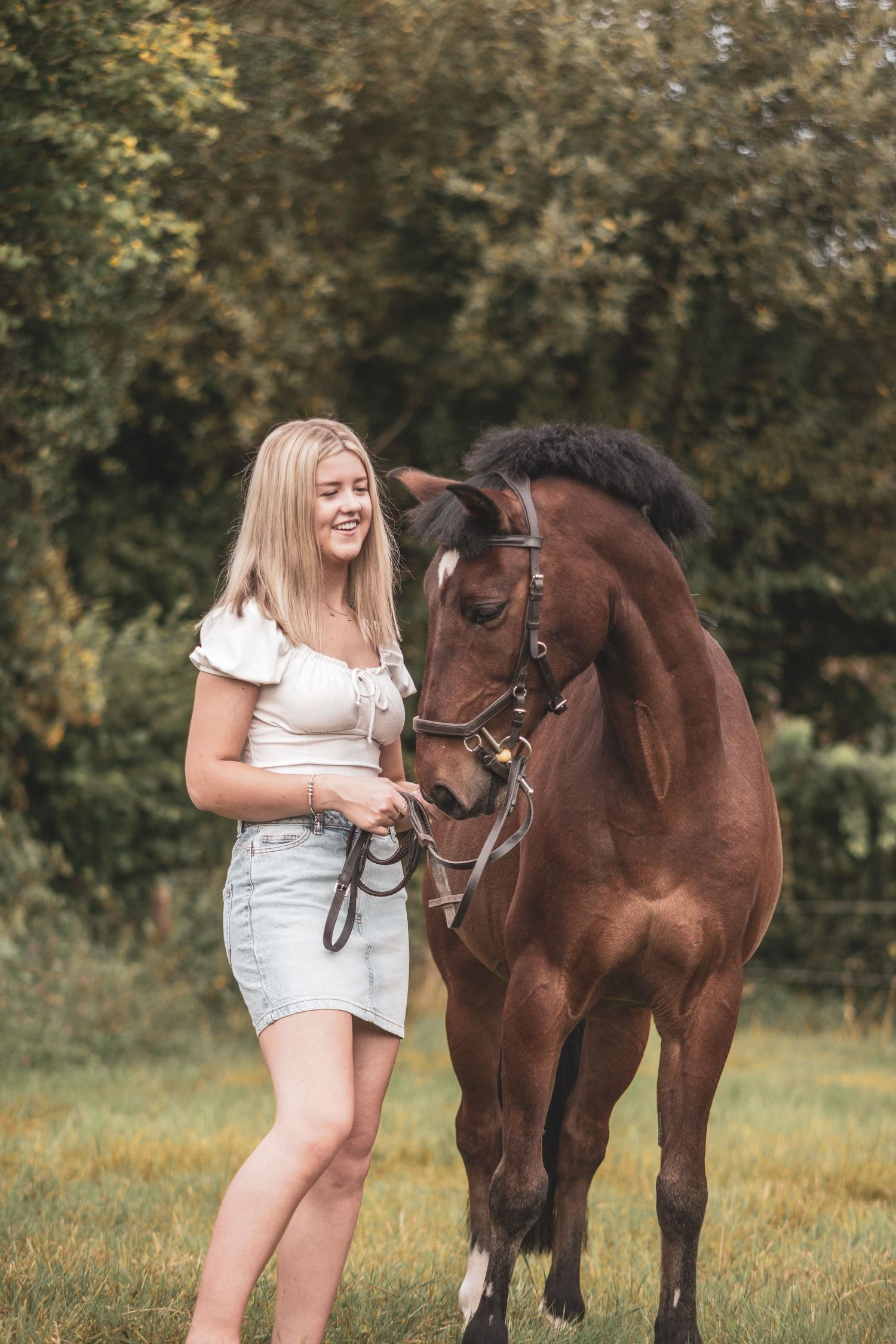Preparing your horse for a Spring photoshoot.
