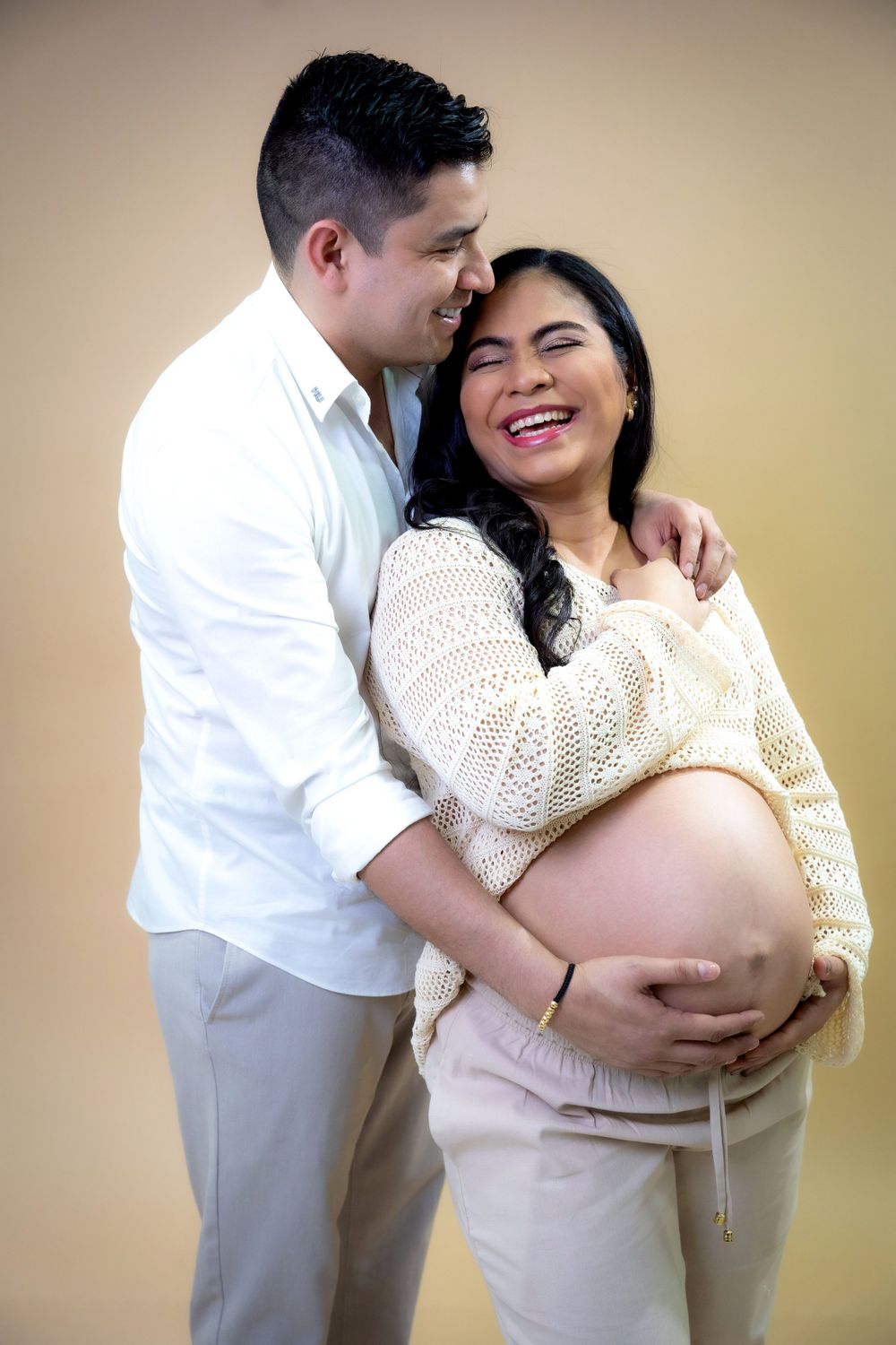 Retrato de embarazo en Valledupar, fotografía emocional y profesional en Cesar por Chelman Pineda Fotografía.