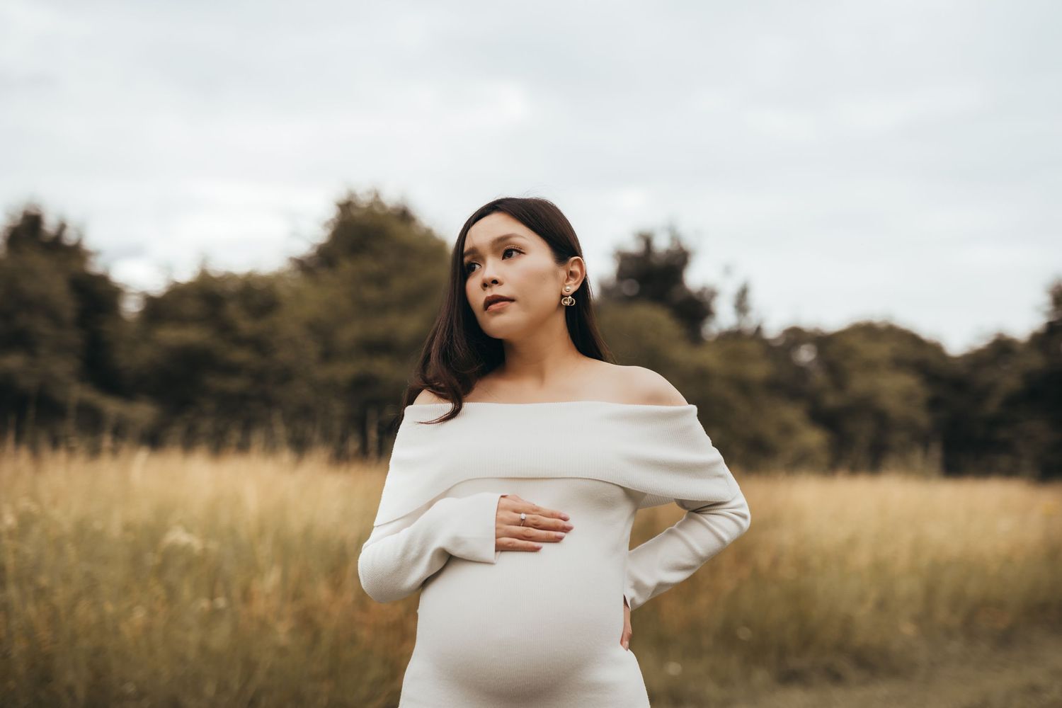 pregnancy photo shoot outdoors near oxford