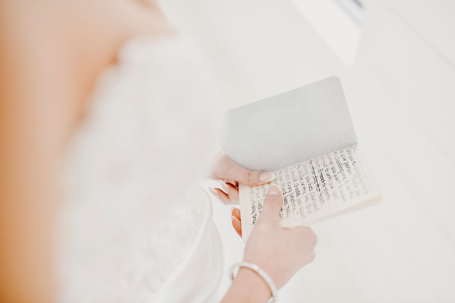 Private vow reading before wedding ceremony