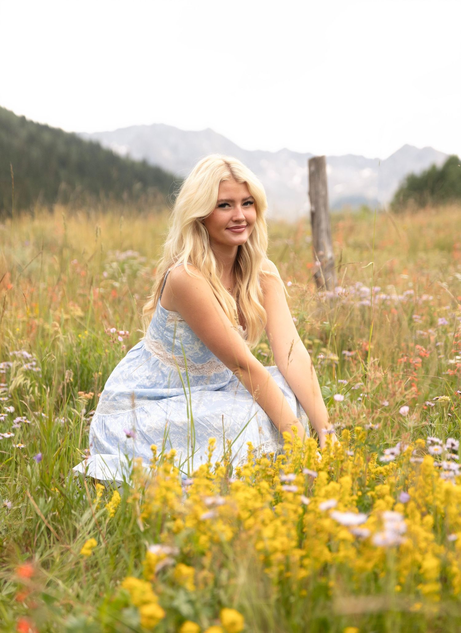 Aspen senior photography session in downtown Aspen with stylish fall outfit