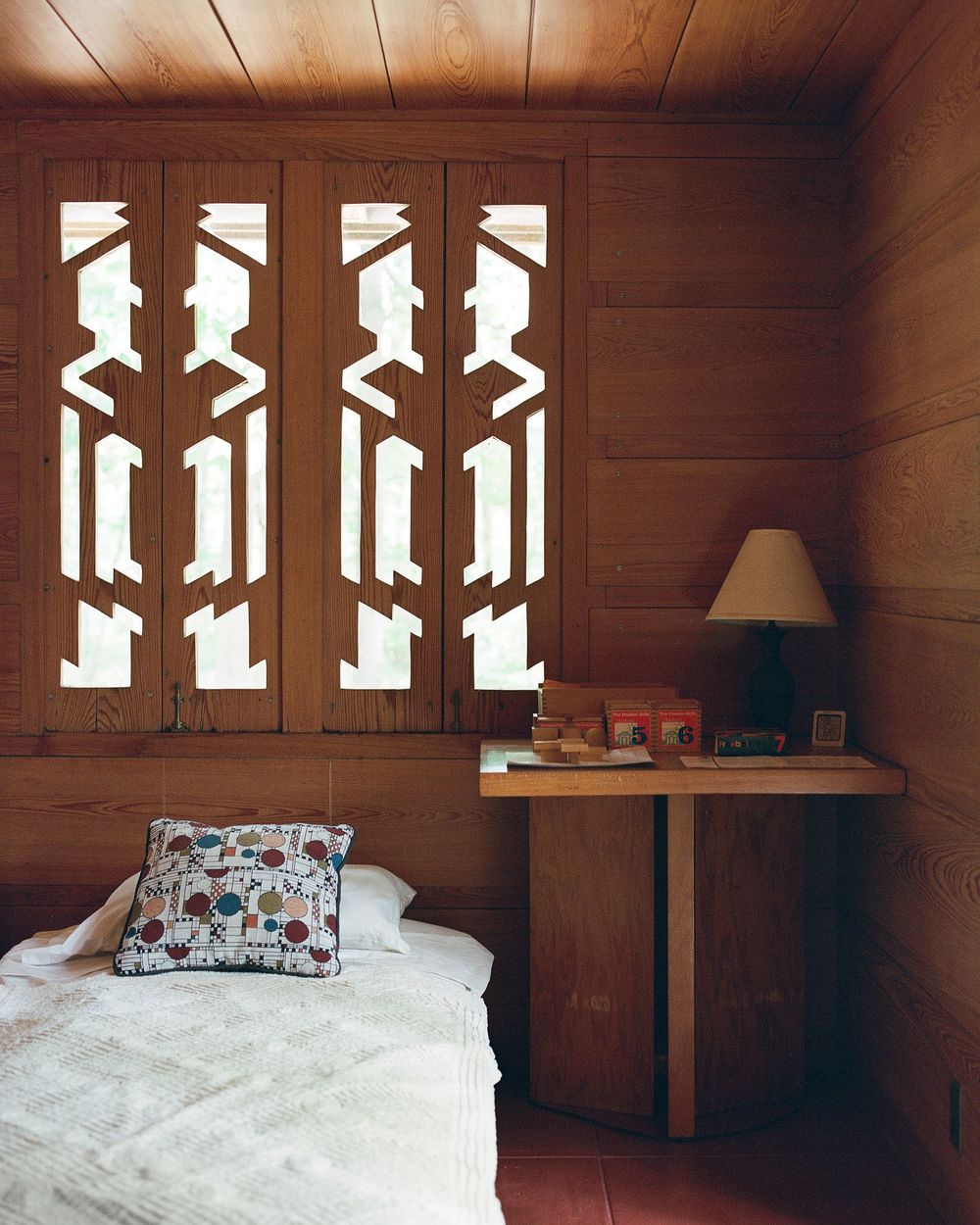 headshot magazine woodworker craft lighting