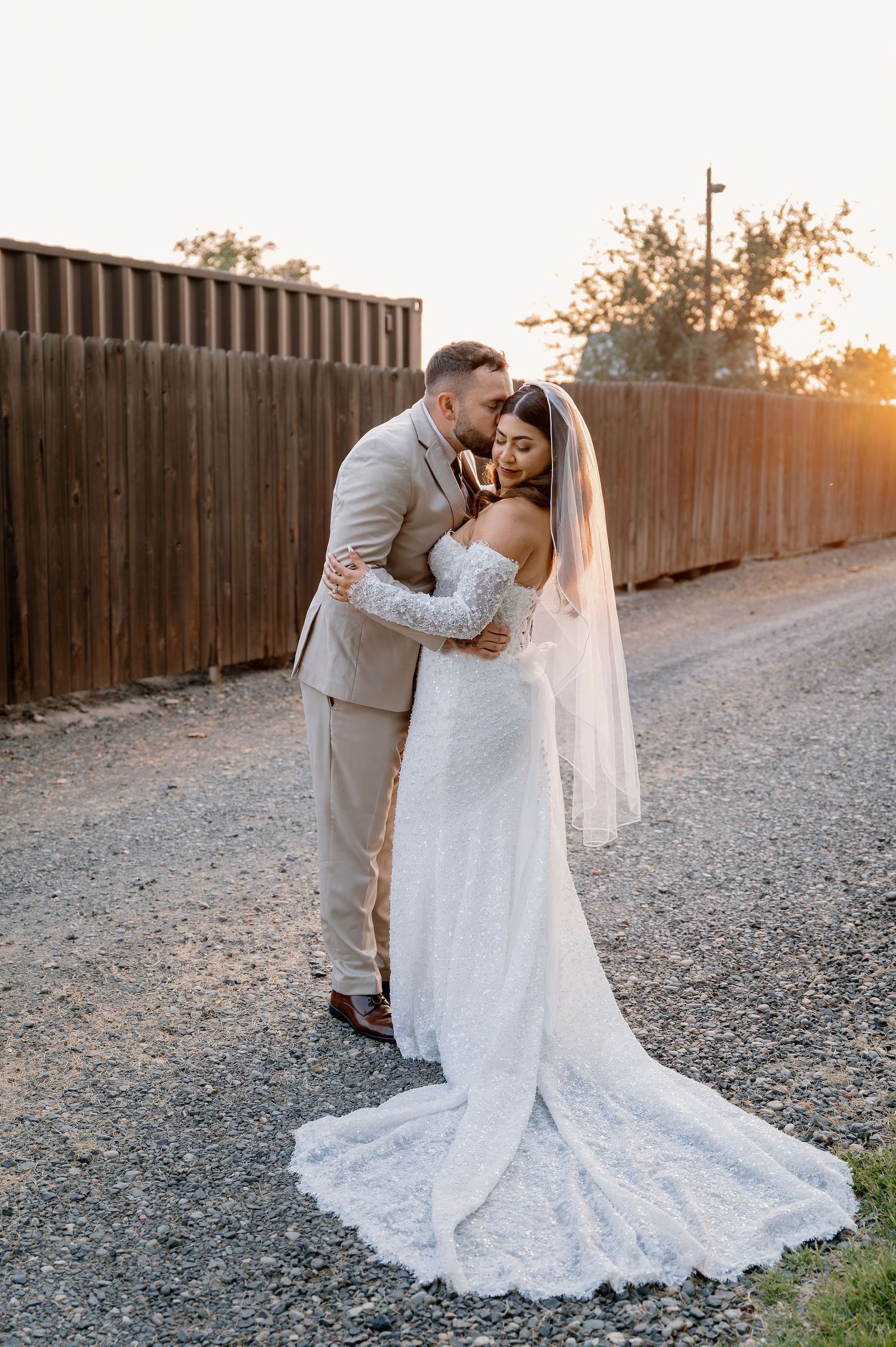 Sunset bride and groom photos in Prosser, WA on Shadow Lake Ranch