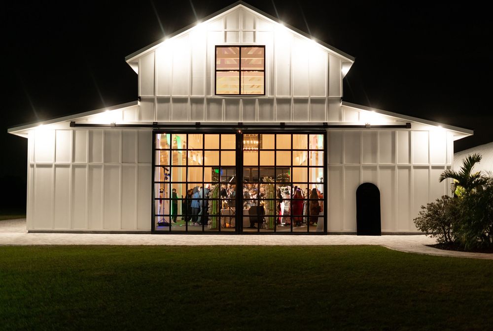 Classic and timeless Florida wedding photography at Scars Farm in Bartow