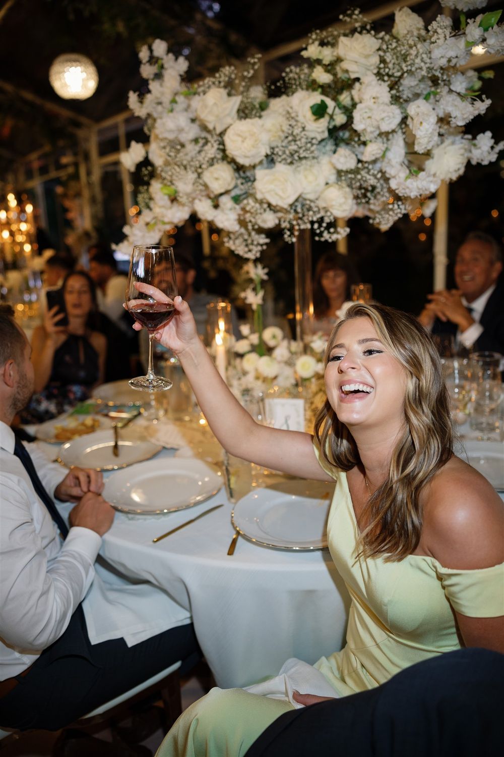 Joyful moments at a wedding on Isola del Garda
