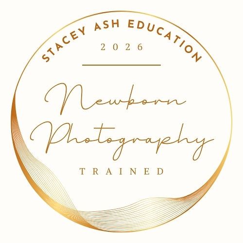 Newborn Safety Certified Photographer badge for Amber Reda Photography in Nashville, Tennessee. Professional Newborn Photographer.