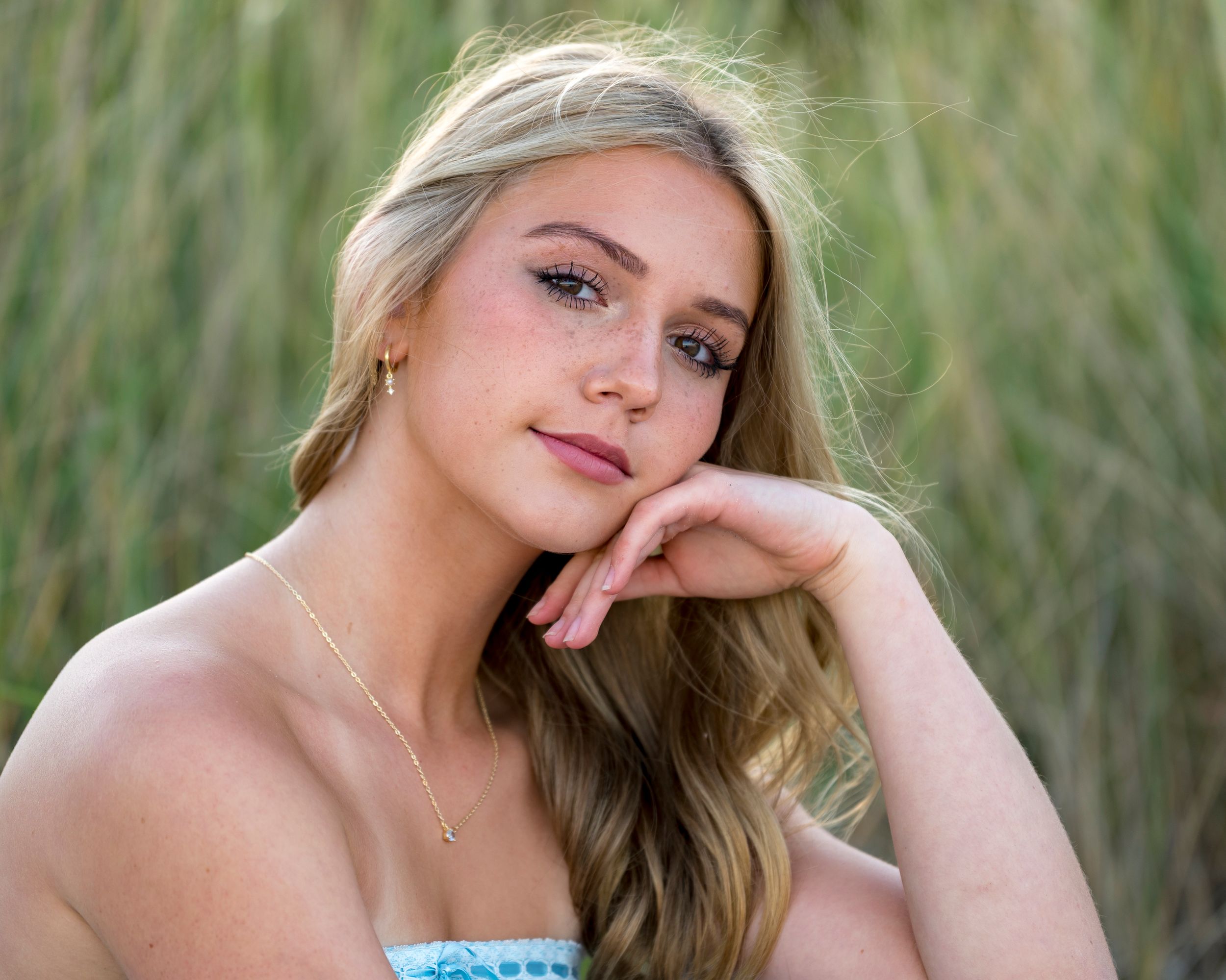 High school senior portrait photographer in Portsmouth NH serving Dover, Durham, Rye, Exeter, and Kittery with modern, natural senior photos