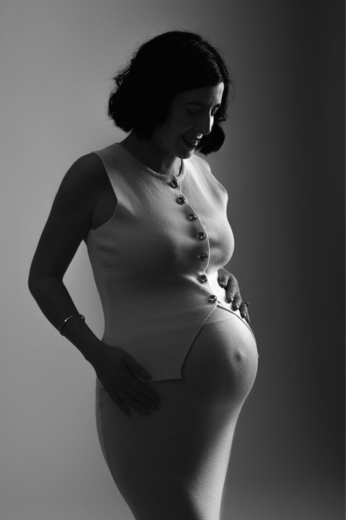 Mamma in dolce attesa durante servizio maternity in studio a Verona - Paolo Castagnedi