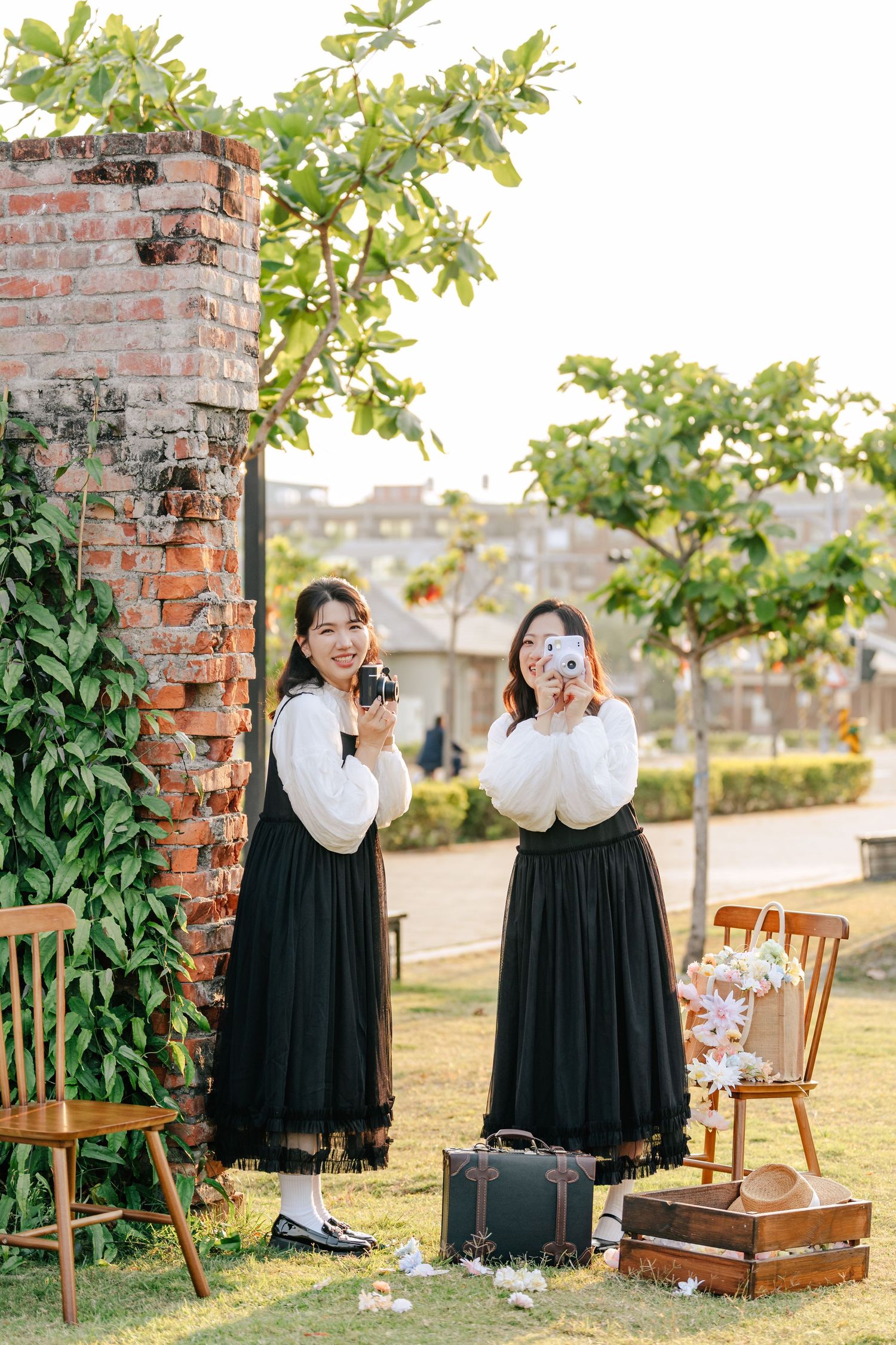 夏天婚紗WhiteLily婚紗、墾丁時尚高級婚紗、草原海邊婚紗、高雄美式棚拍婚紗、屏東自助婚紗攝影工作室推薦、韓式婚紗，小紅書婚紗、明星氛圍婚紗、海外婚紗招募中、海外婚禮推薦、戶外證婚場地、高雄台南自主婚紗、紐西蘭皇后鎮駐點婚紗婚禮攝影家庭