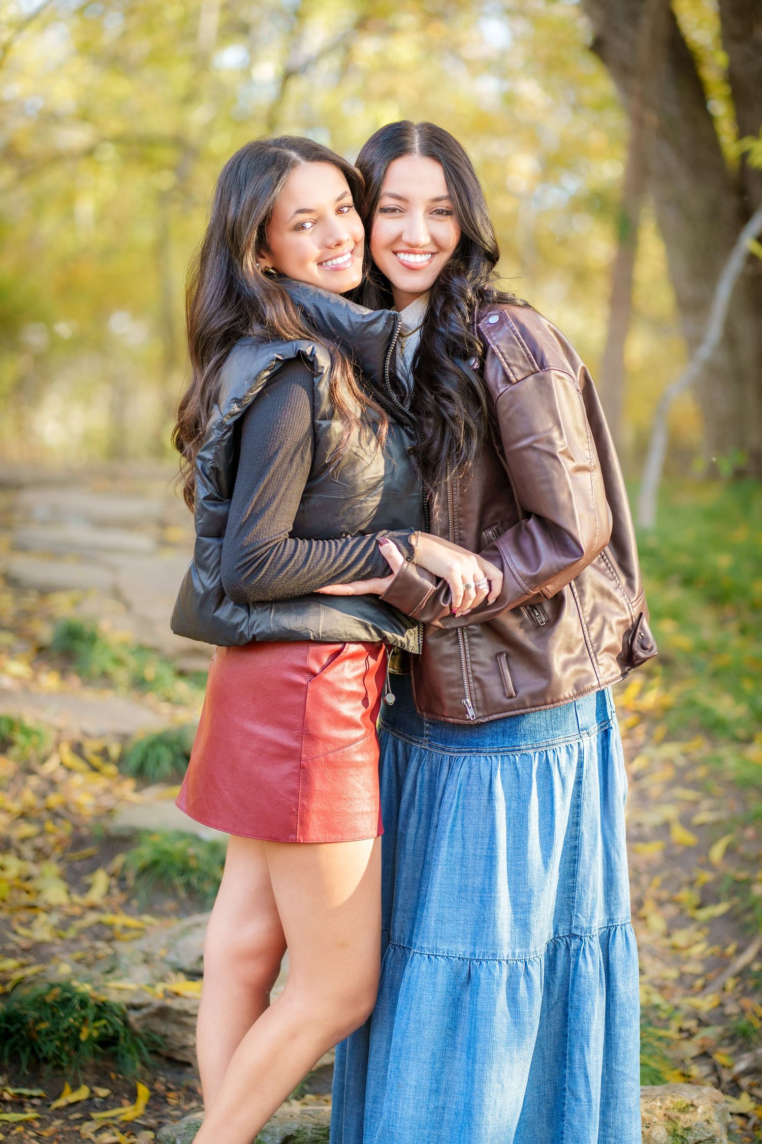 Fall family photo session orange and red trees Grapevine Botanical gardens TX fall outfit outdoors portraits Christmas card sisters candid
