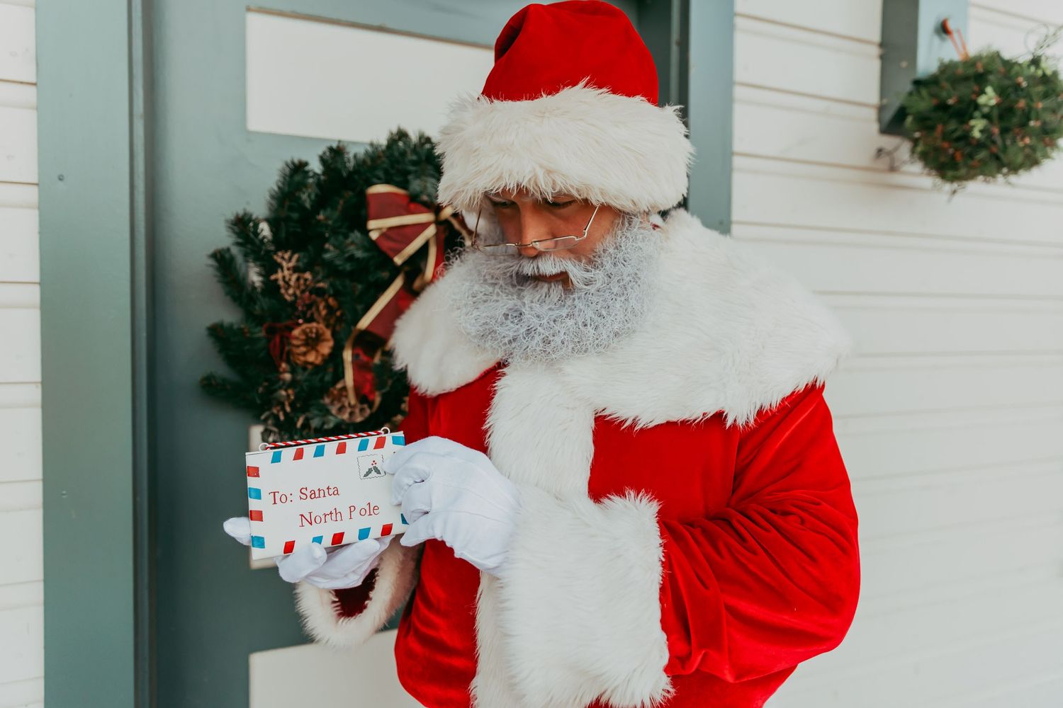 Spruce Grove Stony Plain Christmas Minis Santa Photos Photography Session