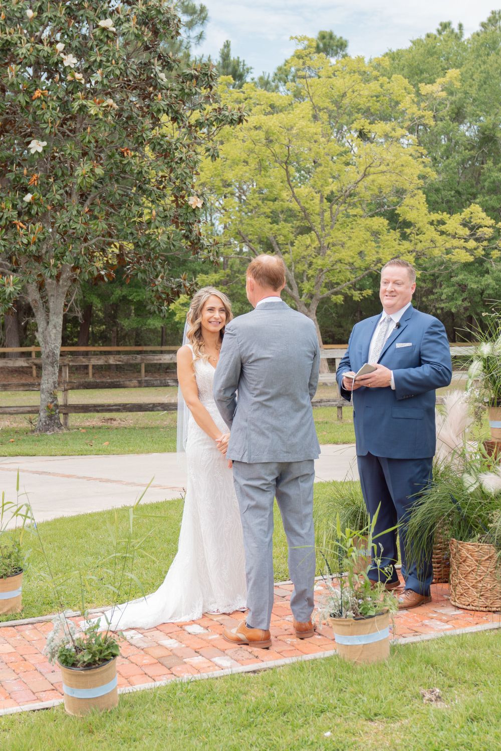 wedding-venue-with-horses