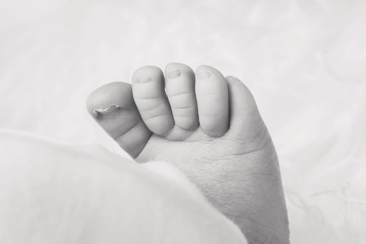 midland tx newborn photographer photographers midland tx wrapped newborn session baby toes best newborn photographer midland tx posed baby