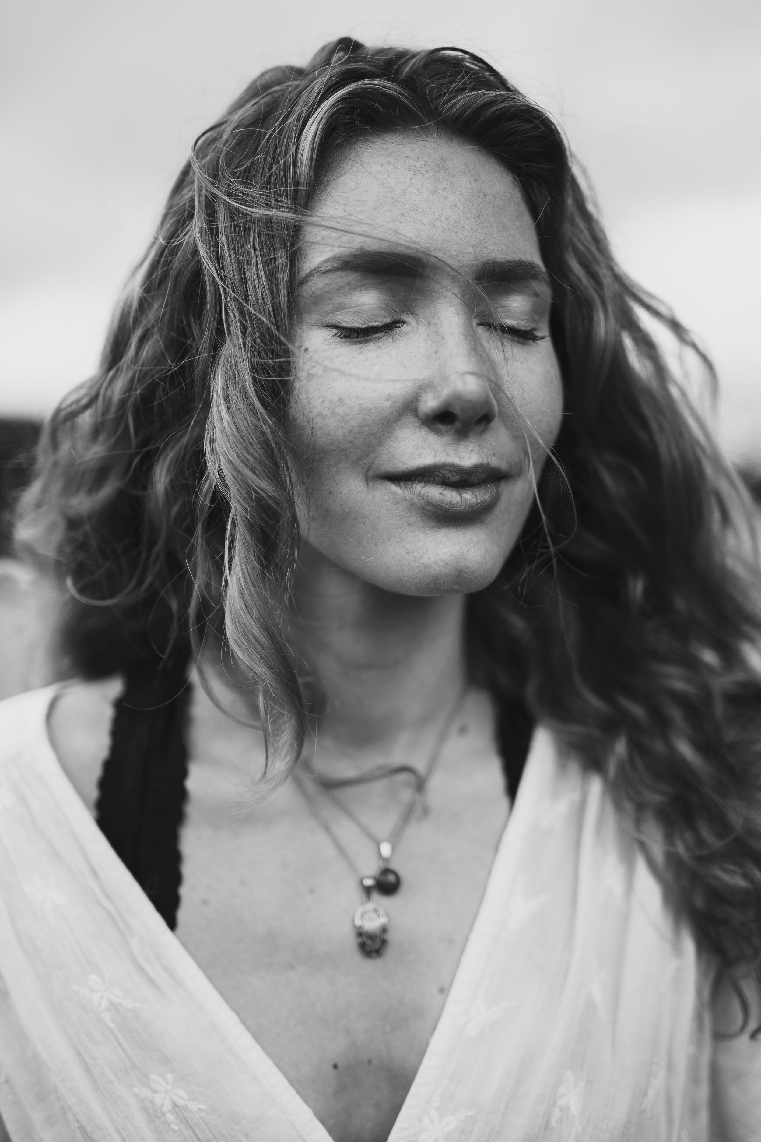 Signature Portraits fotoshoot Jasmijn Engel - spirituele headshots door Landa Penders in Zuid-Holland