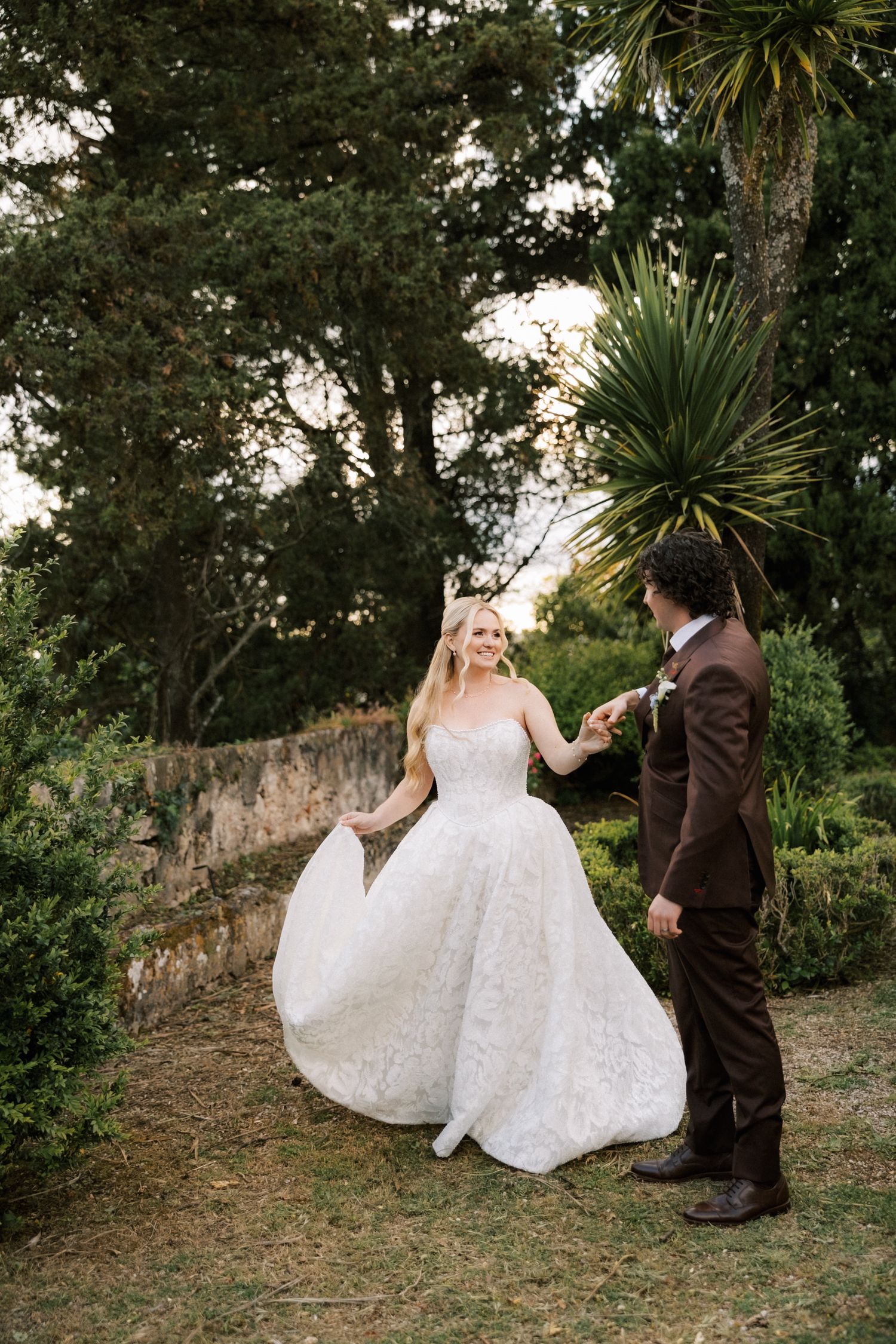 Timeless couple portraits during a destination wedding in Portugal