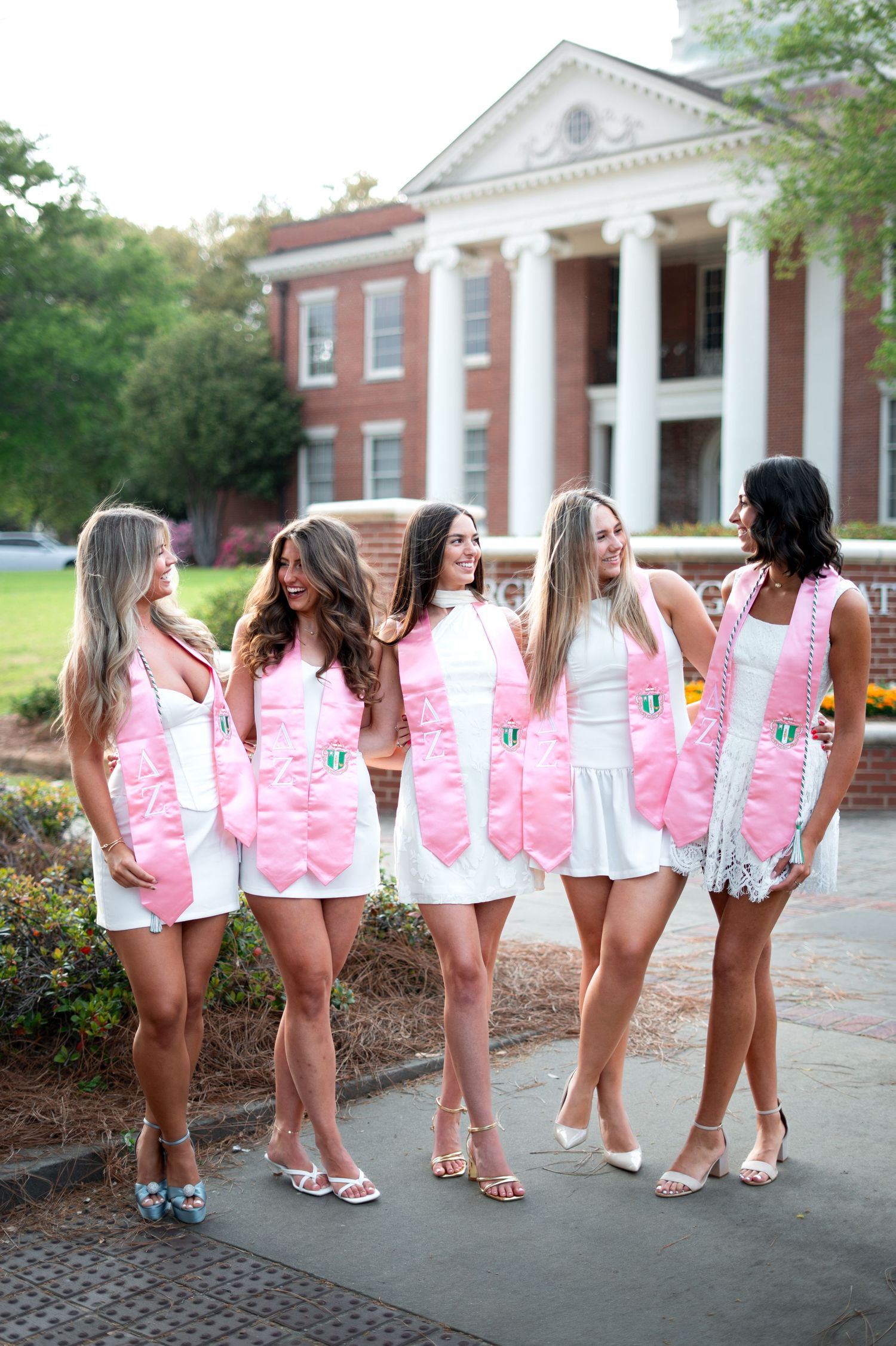 Georgia College and State University gcsu sorority girls posing for their grad photos