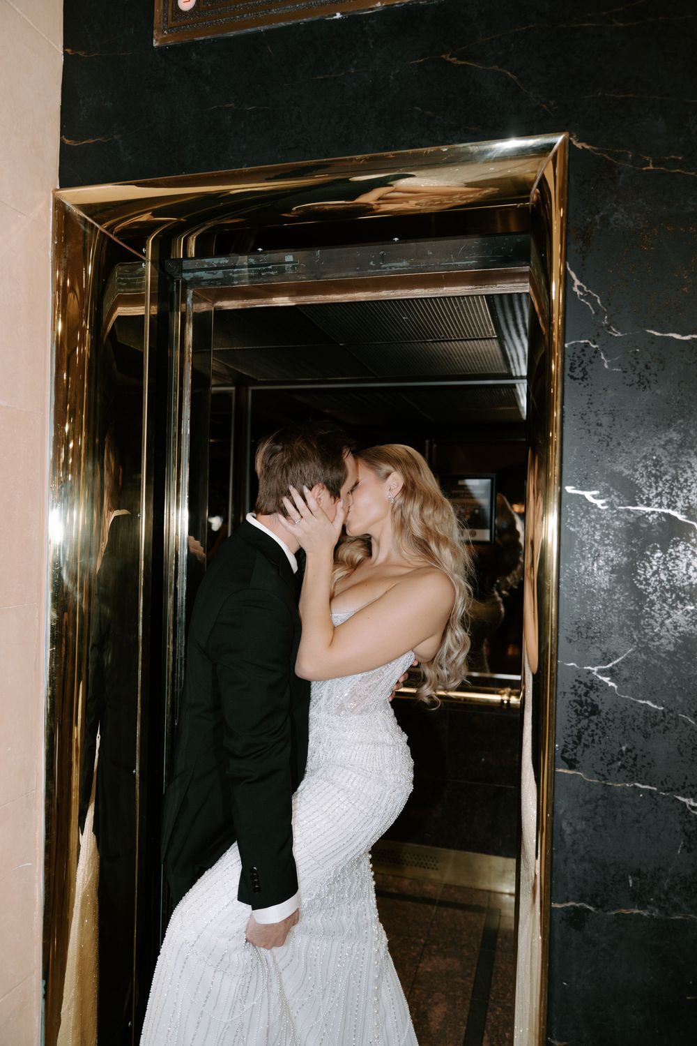 Winnipeg Winter Wedding at the Fort Garry Hotel
