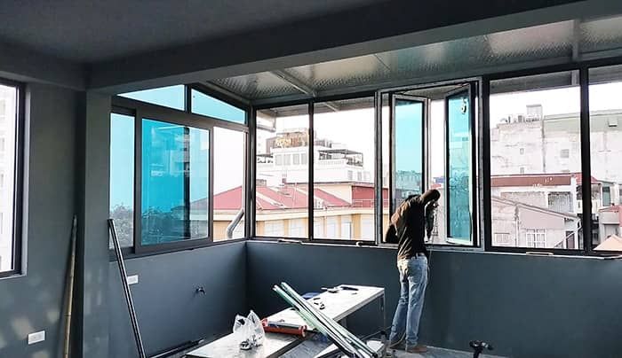 Báo giá thi công lắp đặt cửa kính cường lực khung nhôm tại Ahadoor Việt Nam