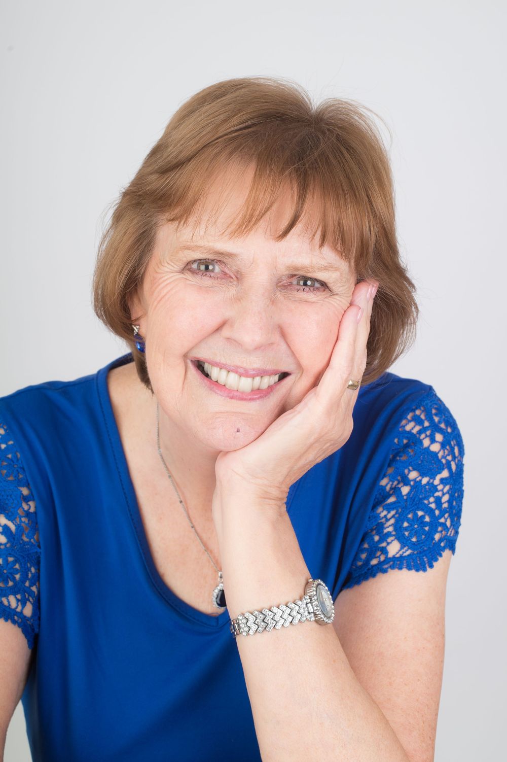 Bright creative headshot by Abigail’s Studio Buckinghamshire – soft shadow, expressive gaze