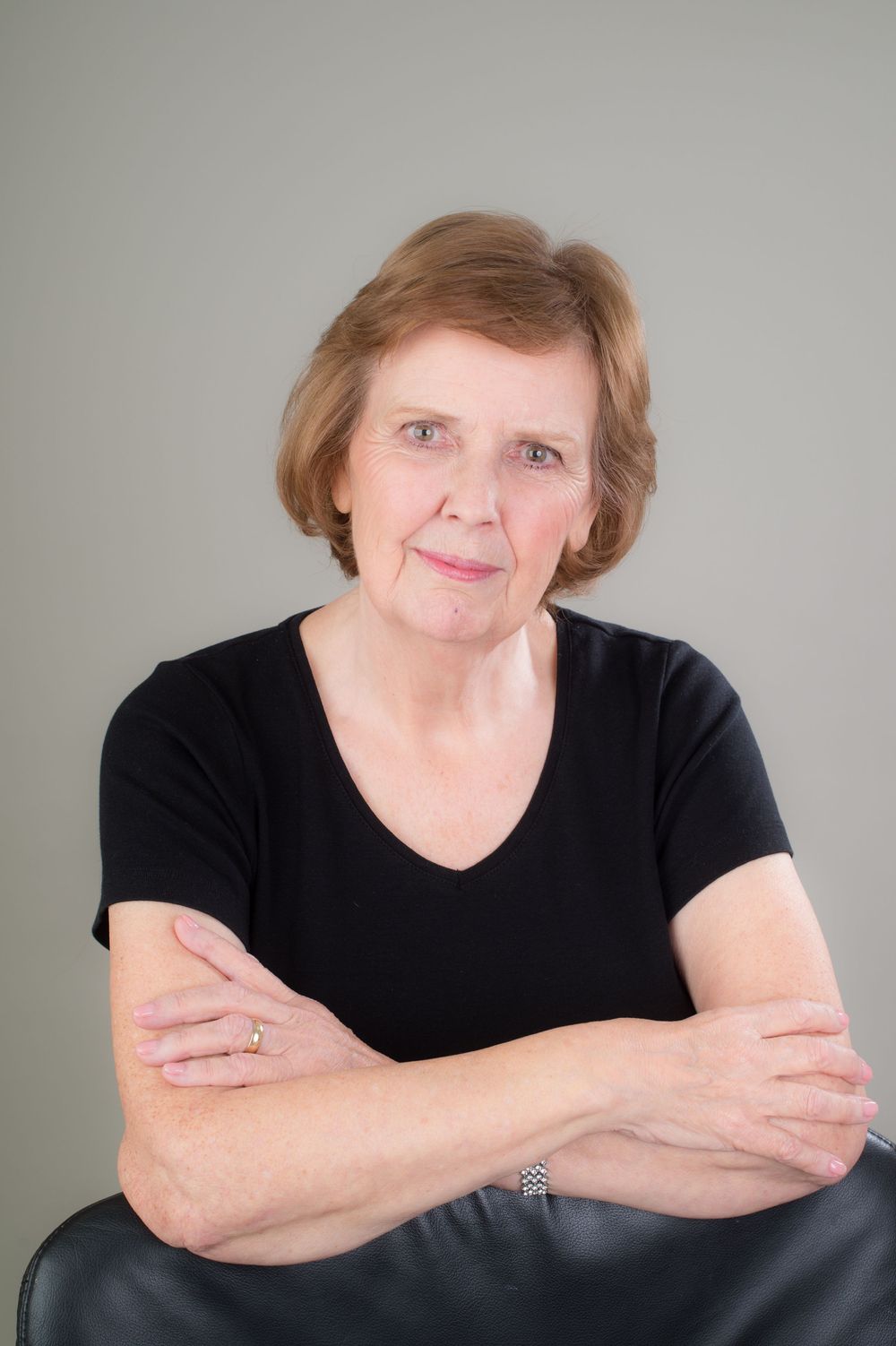 Elegant headshot by Abigail’s Studio Buckinghamshire – moody, luminous, creative frame”
