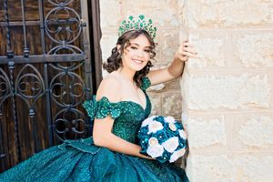 Quincenera girl poses for dress photo #CarlsbadNM #QuinceneraPhotography #QuinceneraDressPhotography #QuinceneraEventPhotography #RoswellNM