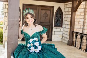Quincenera girl poses for dress photo #CarlsbadNM #QuinceneraPhotography #QuinceneraDressPhotography #QuinceneraEventPhotography #RoswellNM