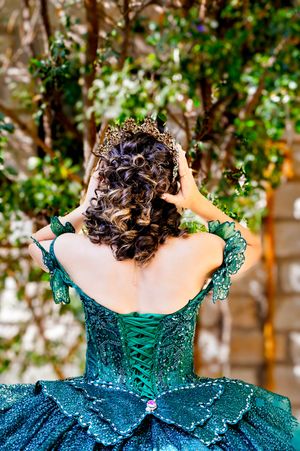 Quincenera girl poses for dress photo #CarlsbadNM #QuinceneraPhotography #QuinceneraDressPhotography #QuinceneraEventPhotography #RoswellNM