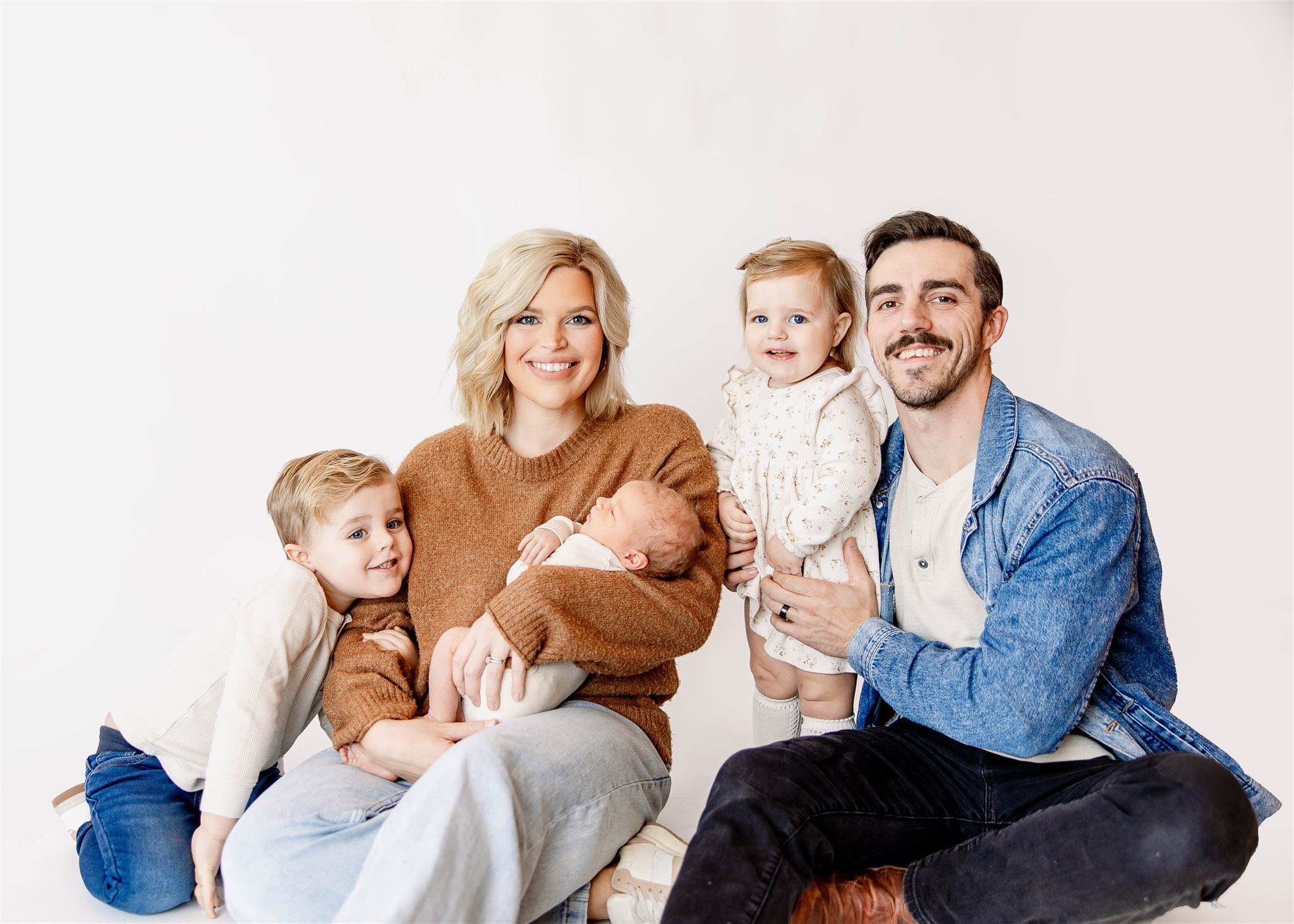 baby with family