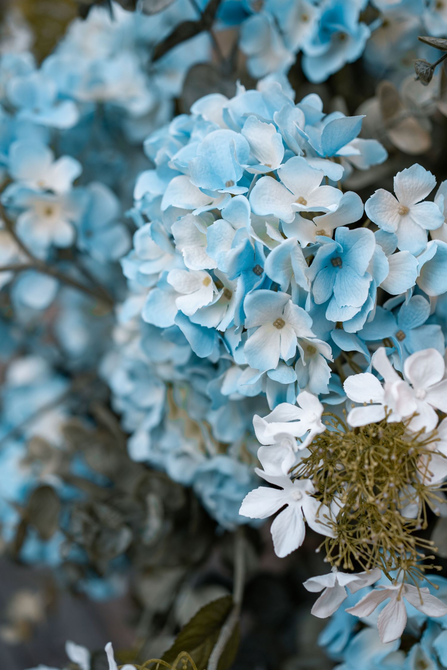 NORFOLK WEDDING PHOTOGRAPHER - ABI VINCENT PHOTOGRAPHY - WEDDING DECOR - BLUE WEDDING DECOR