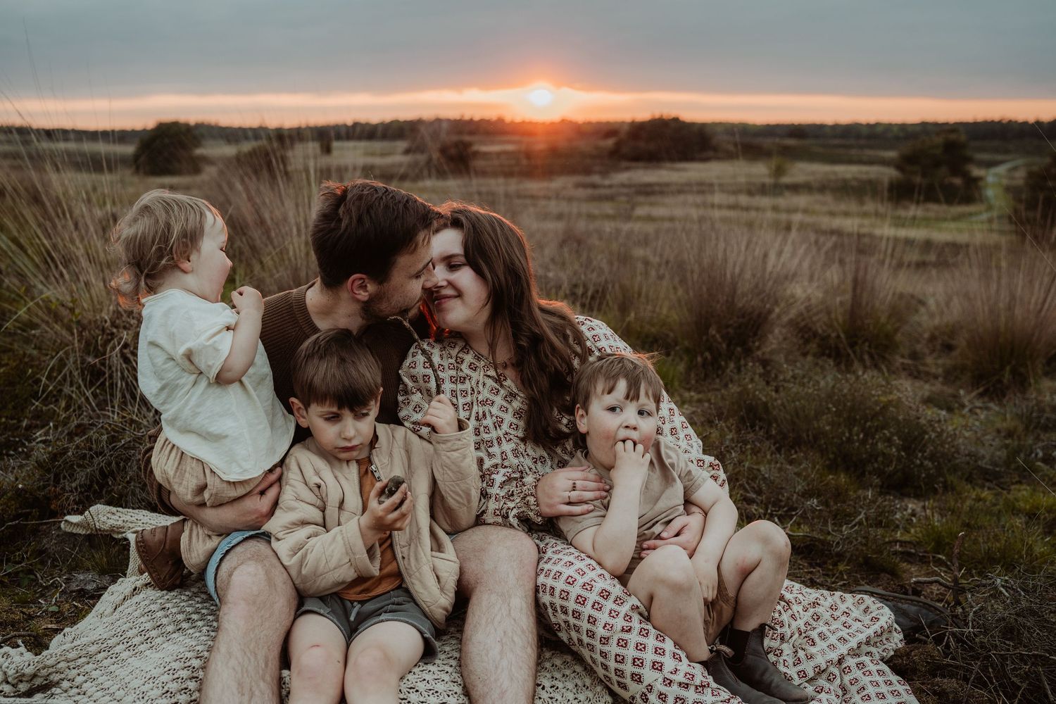 Fotograaf Brabant Oss Den Bosch Uden fotografie ouders mama momlife Sis&So gezinsshoot verhaal dayinthelife gezinsfotograaf