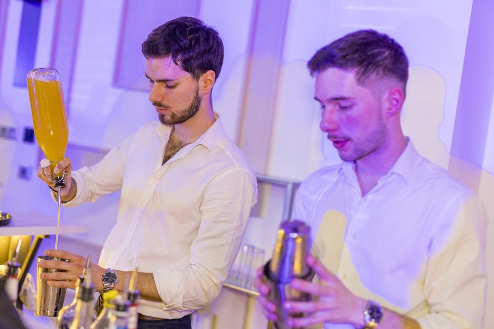Soirée avec le bar à cocktail PilouFace, l'équipe est au complet