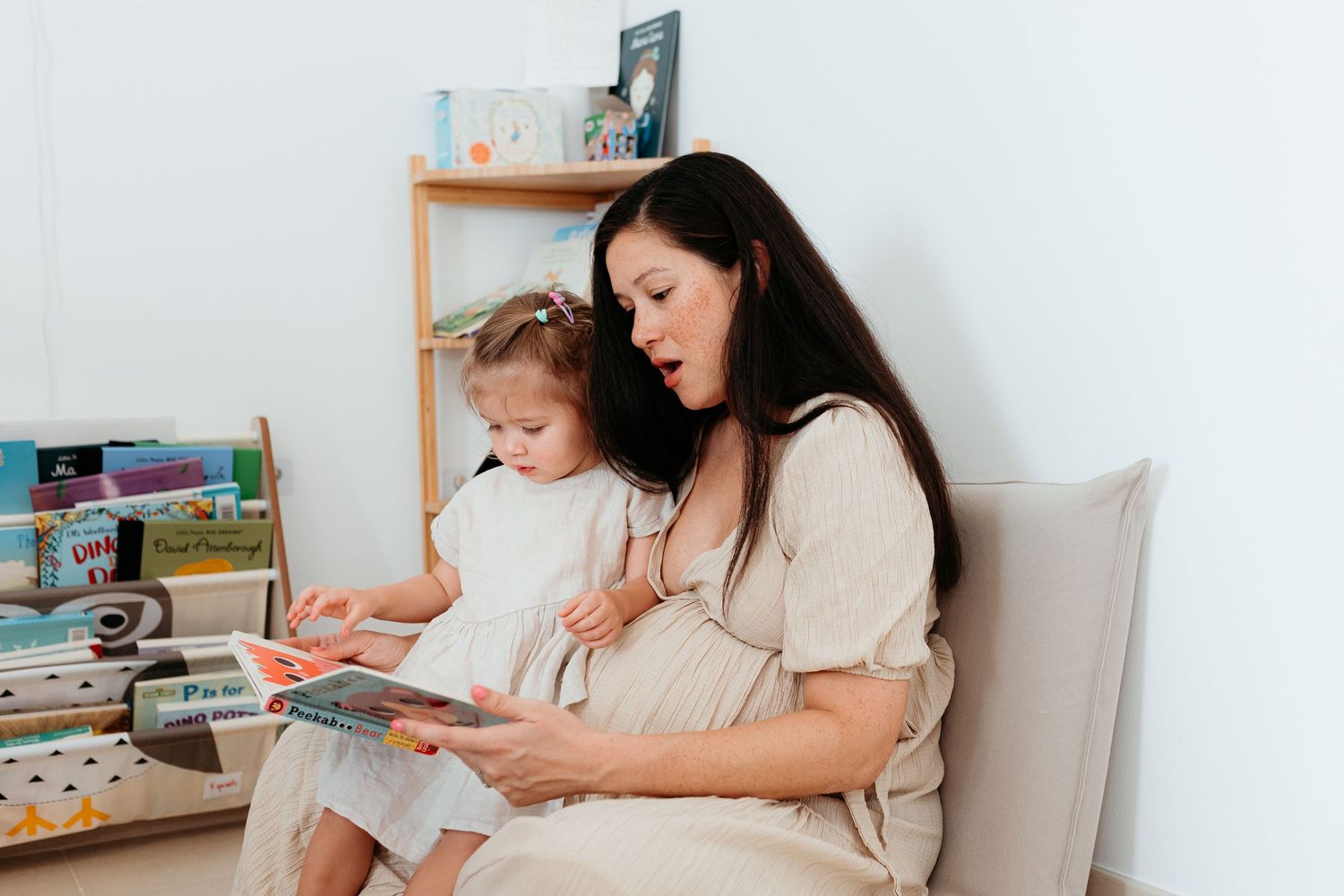 At home photoshoot in abu dhabi summer apartment maternity