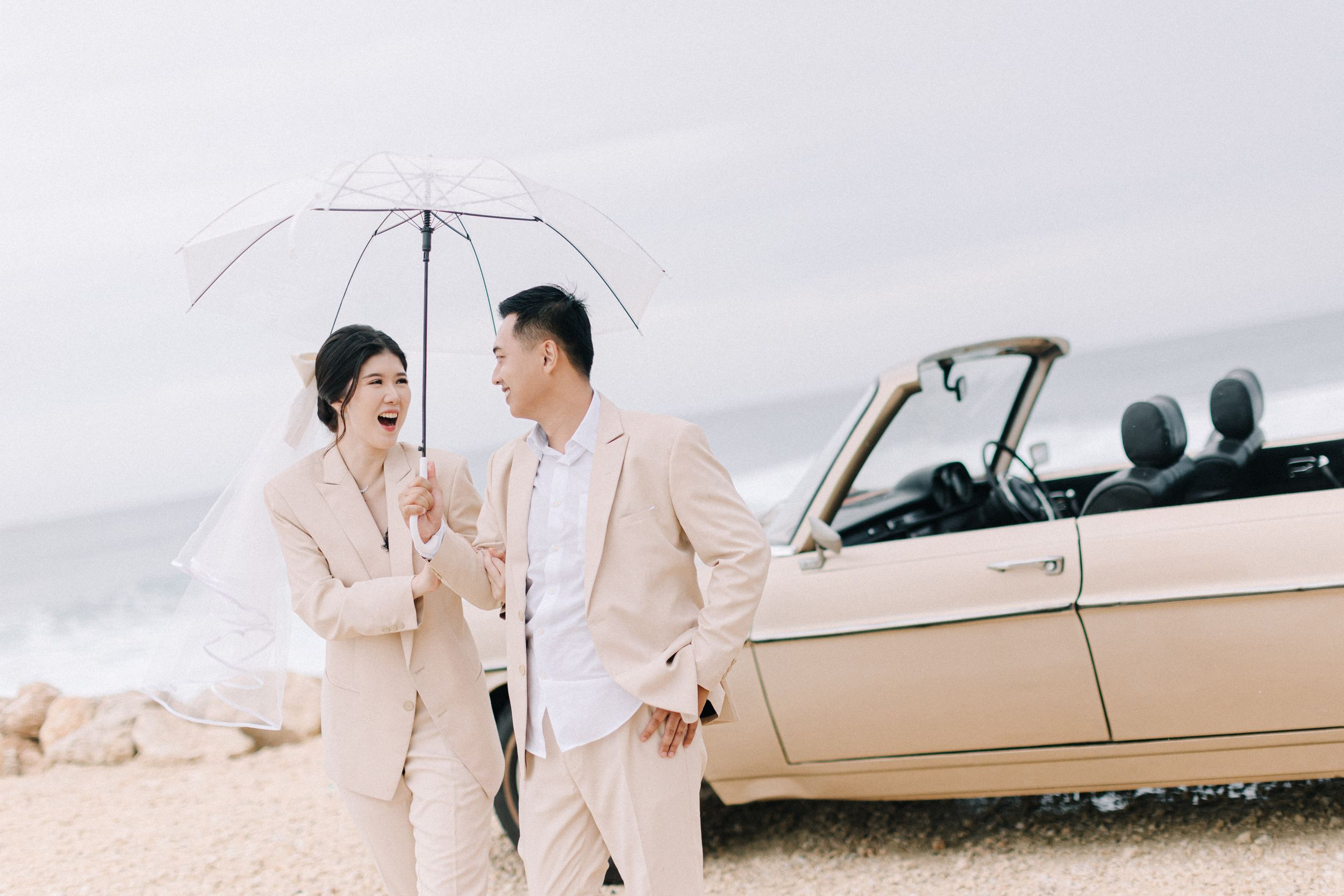 prewedding bali melasti beach mercedes cabriolet