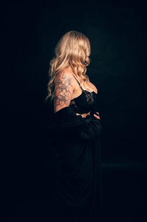 Timeless Moody Boudoir in Northern Utah with Carl James Photography. Best Boudoir Photographer in Ogden and Salt Lake City