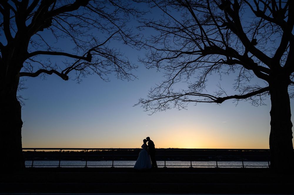 Sea Cliff Manor wedding photography by Long Island wedding photographer Dejavu Studios. Elegant, candid, timeless wedding photos. sunset