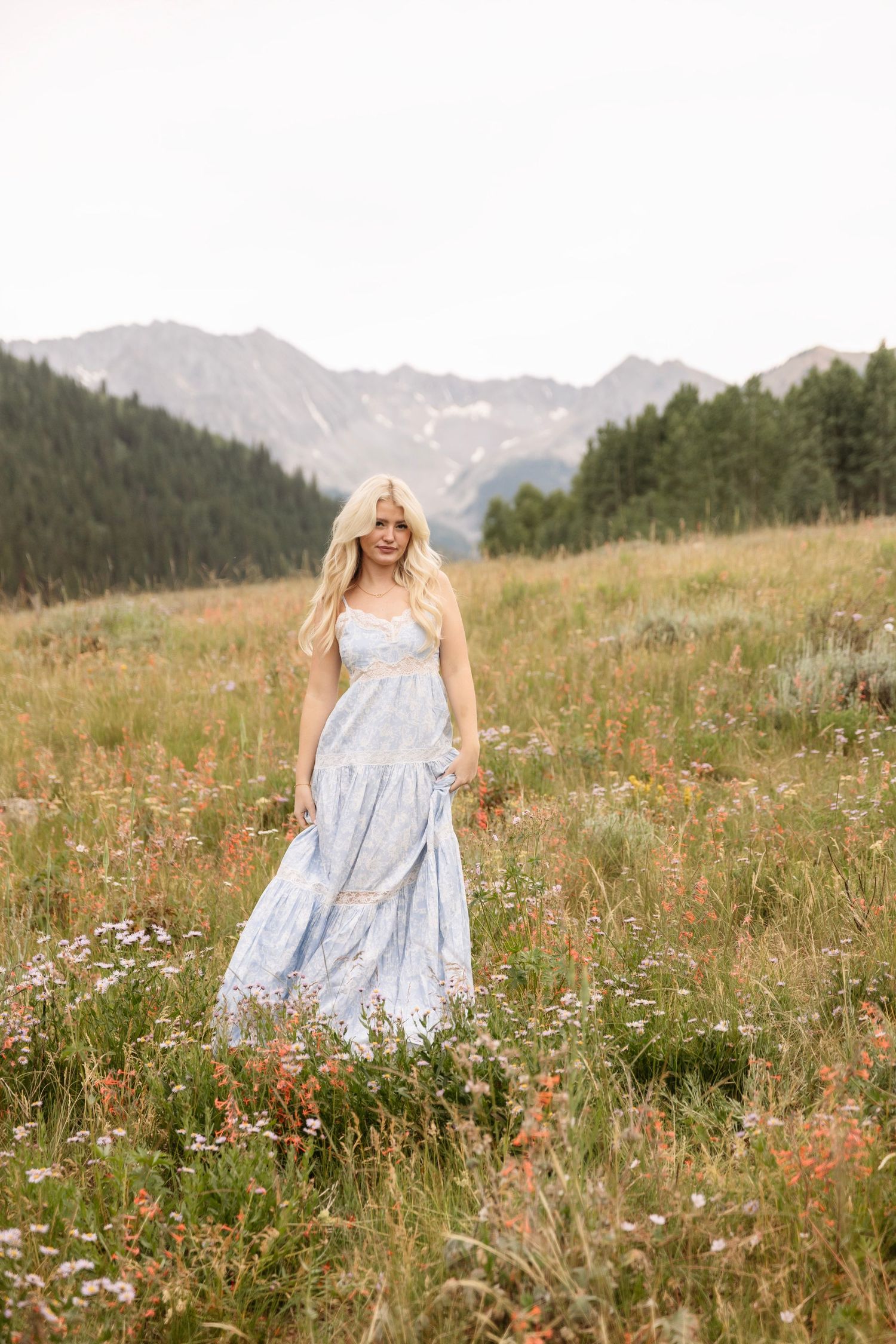 Aspen senior photography featuring modern outdoor portraits
