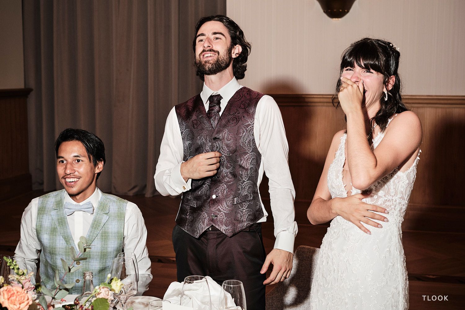 TLOOK photographe de mariage de style documentaire, au royalp de villars soirée discours des mariés