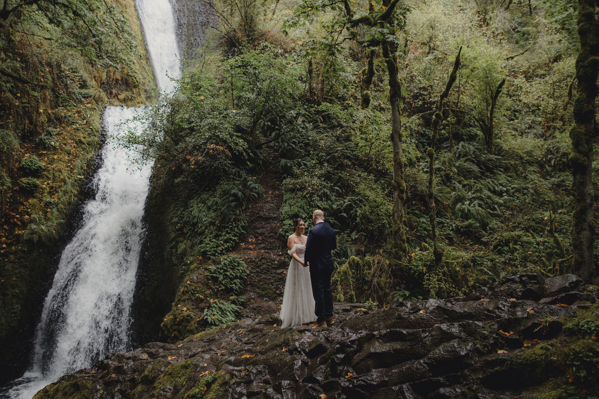elopement ceremony at bridal veil falls