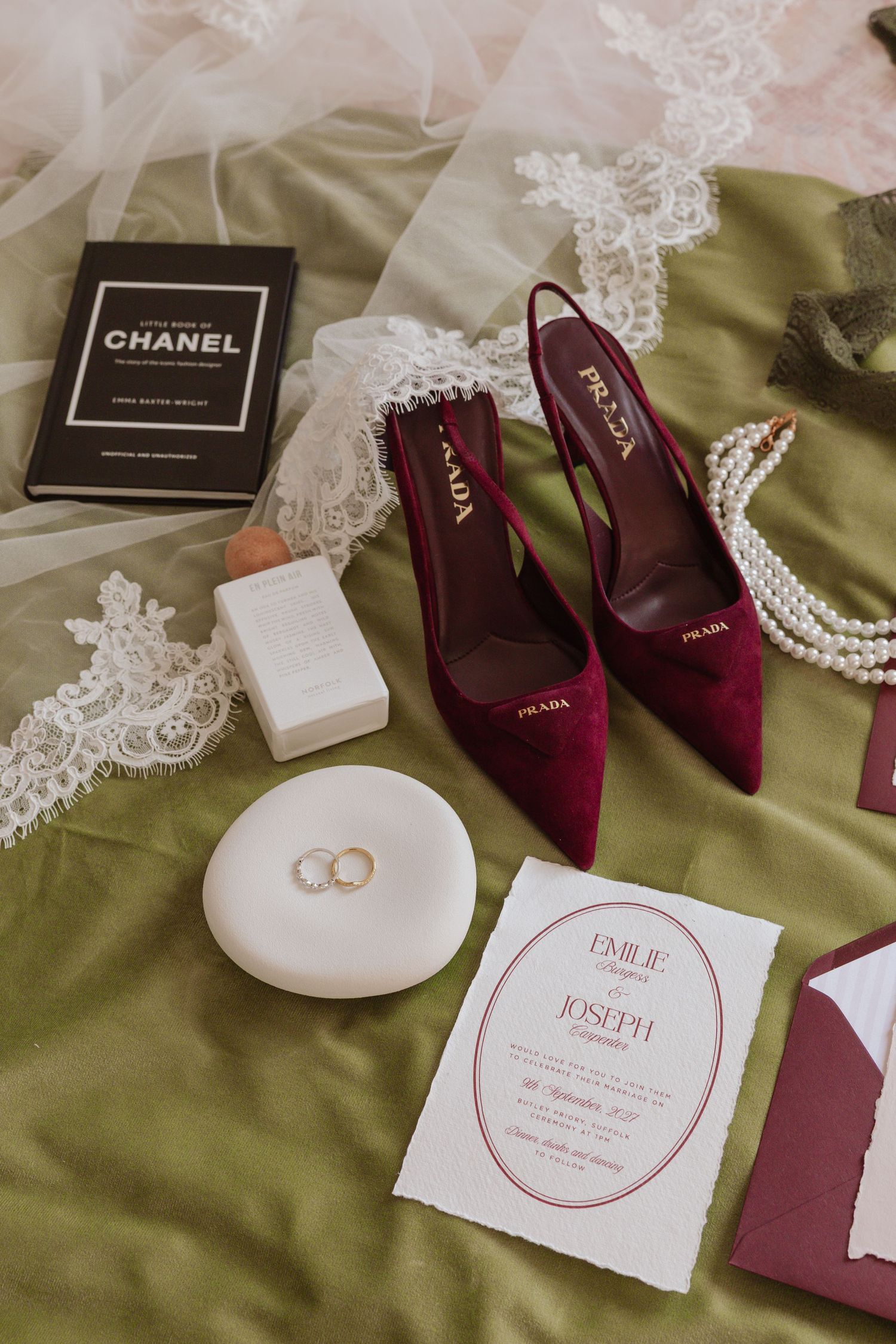 workshop, styled wedding shoot UK, creative wedding photography inspiration, bridal prep photography UK, wedding flat lay. Snapsbyleigha